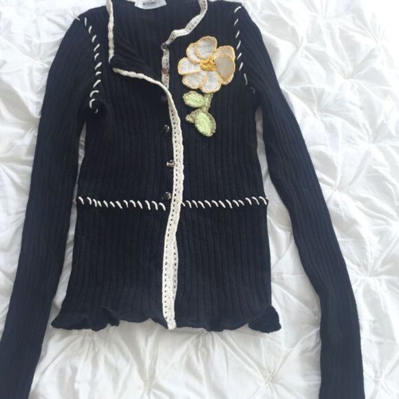 SOLD. Moschino Sweater with hand crocheted flower - Picture 2 of 4